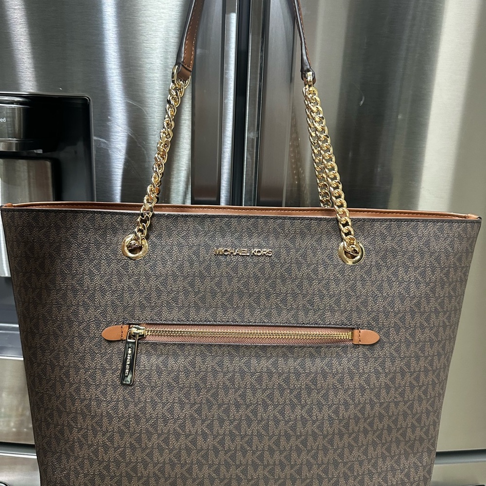 Michael Kors Jet Set Item LG Front Pocket Chain Tote Bag/ Brown